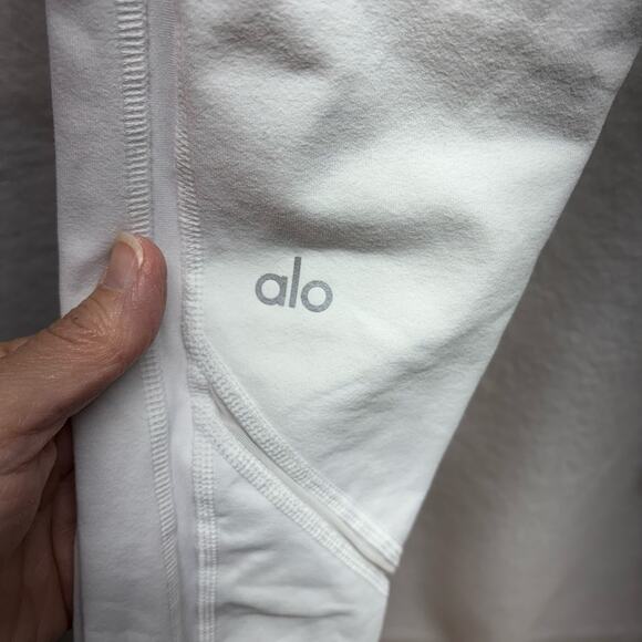 Alo Yoga White Crop Leggings - Size Medium - Excellent - Picture 7 of 11